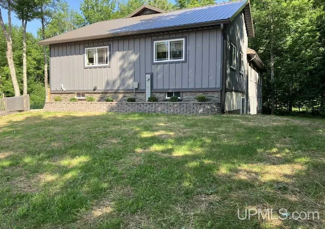 Photo 3 of Single family home for sale at N3395 Raspberry Ln, Munising, MI 49862 | MLS# 50217303 | Listing updated on 2026-09-10