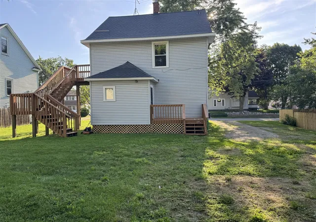 Photo 4 of Sale Pending at 1911 Federal Ave, Wyoming, MI 49509 | MLS# 70554373 | Listing updated on 2026-09-07