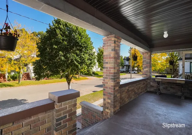 Photo 1 of Sale Pending at 525 La Grave Ave, Grand Rapids, MI 49503 | MLS# 70563998 | Listing updated on 2026-10-27