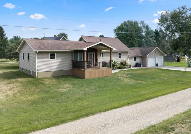 Photo 2 of Single family home for sale at 3715 1375 Rd, Escanaba, MI 49829 | MLS# 50220516 | Listing updated on 2026-09-10