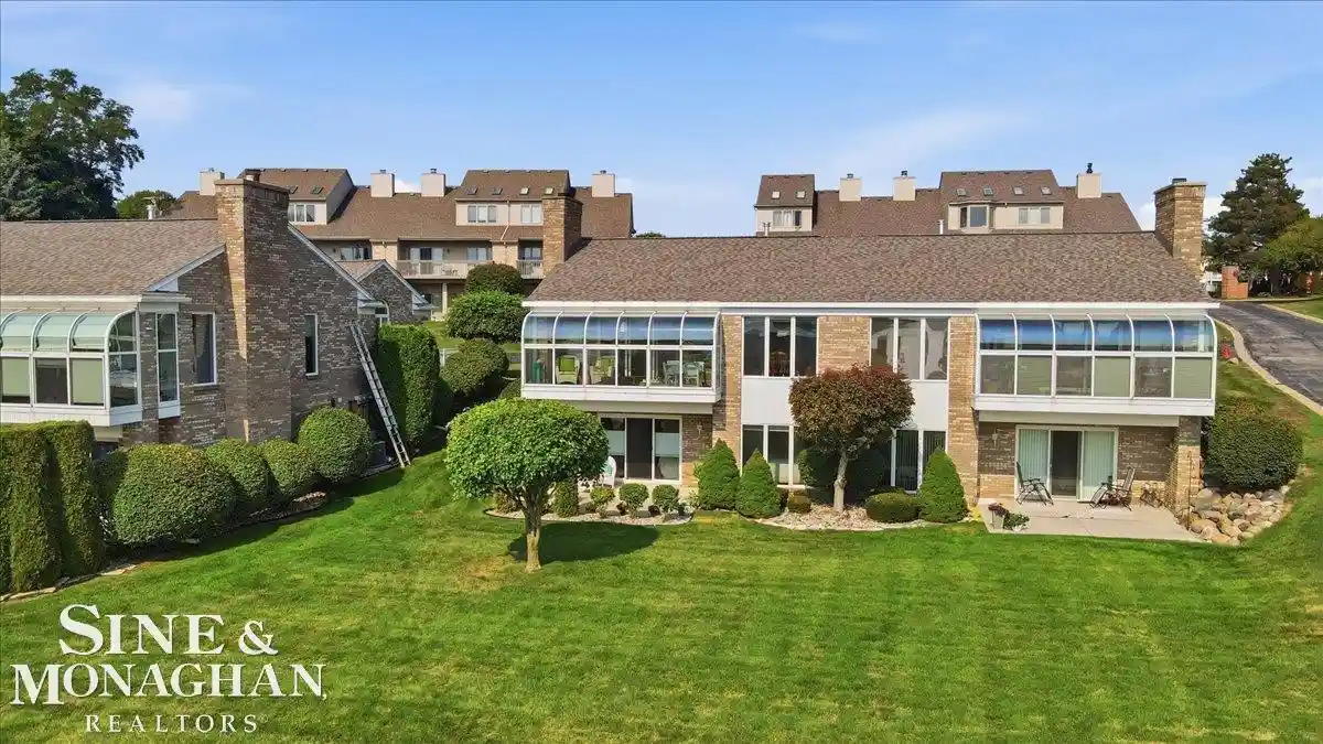 Listing Photo 1 - Condo for sale in 1935 River Rd located at 1935 River Rd, Saint Clair, MI 48079 - Unit #21