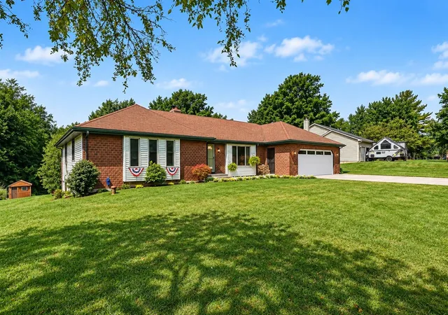 Photo 2 of Single family home for sale at 6933 Pine Edge Dr, Alto, MI 49302 | MLS# 70556757 | Listing updated on 2026-09-11
