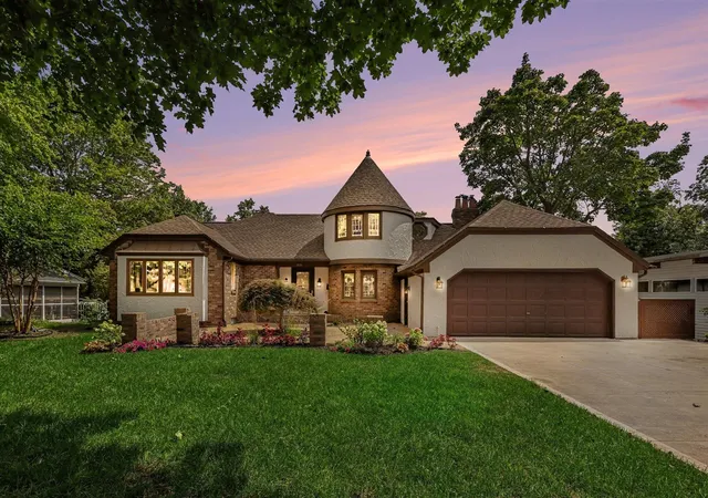 Photo 1 of Single family home for sale at 1530 Edgewood Ave, Grand Rapids, MI 49506 | MLS# 70553217 | Listing updated on 2026-09-10