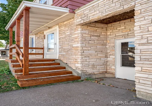 Photo 2 of Single family home for sale at 726 Maurice St, Ishpeming, MI 49849 | MLS# 50221649 | Listing updated on 2026-09-22