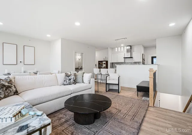 Photo 3 of Condo for sale at 2401 N Lakeshore Blvd, Marquette, MI 49855 | MLS# 50145766 | Listing updated on 2026-09-15