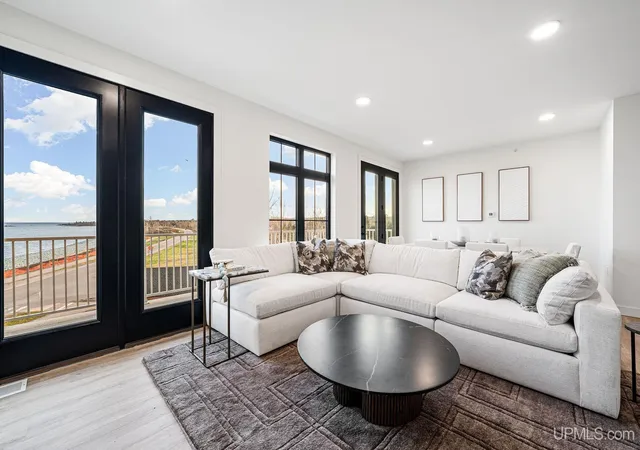 Photo 4 of Condo for sale at 2401 N Lakeshore Blvd, Marquette, MI 49855 | MLS# 50145766 | Listing updated on 2026-09-15