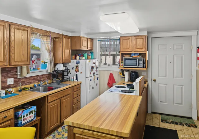 Photo 3 of Sale Pending at 528 W Genesee St, Iron River, MI 49935 | MLS# 50224634 | Listing updated on 2026-10-19