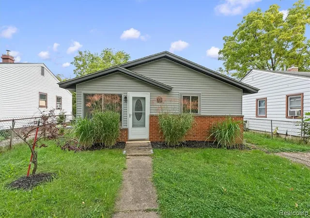 Photo 1 of Single family home for sale at 41 E Sheffield Ave, Pontiac, MI 48340 | MLS# 61035670 | Listing updated on 2026-10-05