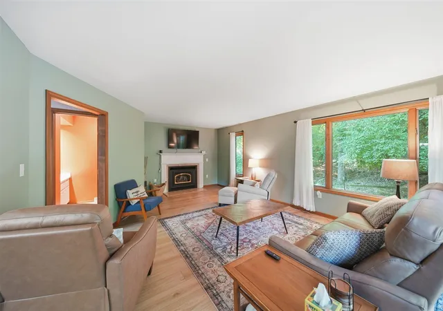 Listing Photo 4 - Condo for sale in building located at 1852 Wedgefield, Jackson, MI 49201