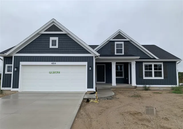 Photo 1 of Sale Pending at 4814 Bethpage Dr, Comstock Park, MI 49321 | MLS# 70546784 | Listing updated on 2026-10-01