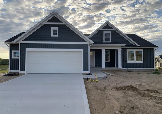 Photo 1 of Single family home for sale at 4814 Bethpage Dr, Comstock Park, MI 49321 | MLS# 70546784 | Listing updated on 2026-09-04