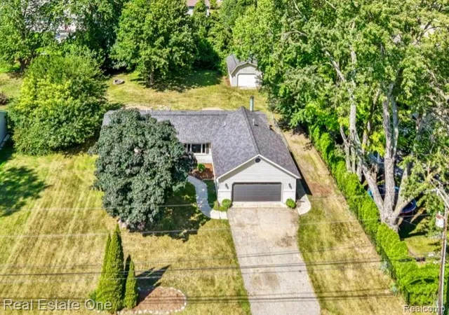 Photo 2 of Single family home for sale at 1457 Cambria Dr, Troy, MI 48085 1249 | MLS# 61025472 | Listing updated on 2026-10-12