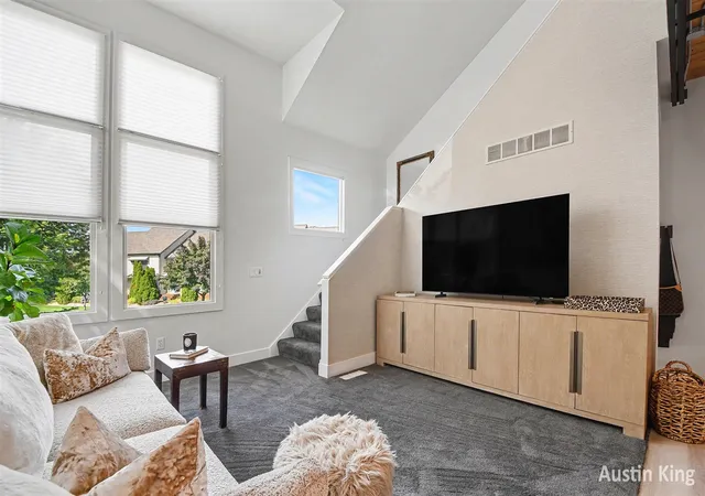 Listing Photo 5 - Condo for sale in building located at 2114 New Town Dr, Grand Rapids, MI 49525