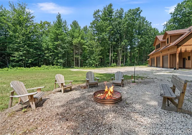 Photo 3 of Sale Pending at 5837 Timber Bluff Trl, Fennville, MI 49408 | MLS# 70554604 | Listing updated on 2026-09-17