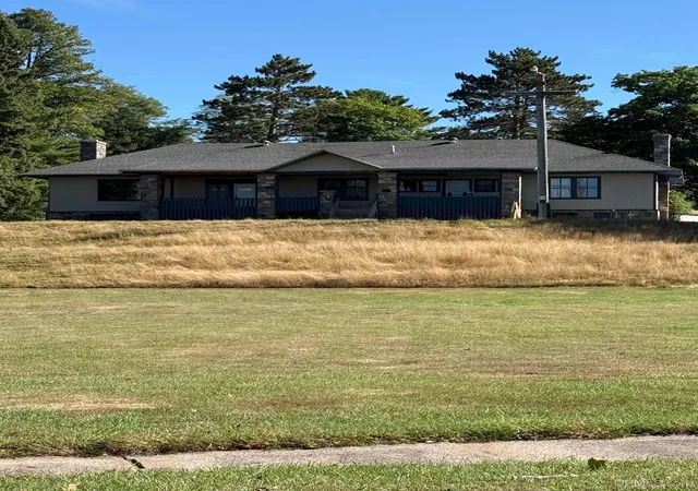 Photo 1 of Single family home for sale at 14 Lawrence St, Caspian, MI 49915 | MLS# 50222778 | Listing updated on 2026-10-19
