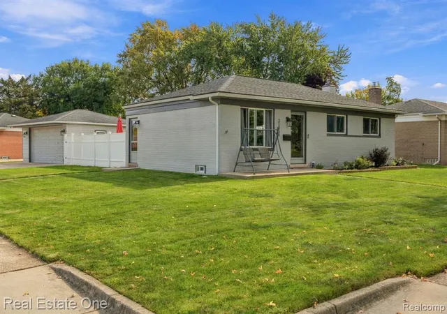 Photo 2 of Single family home for sale at 31054 Gardendale Dr, Warren, MI 48088 2002 | MLS# 61024512 | Listing updated on 2026-10-14
