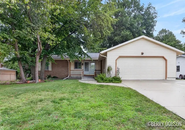 Photo 3 of Single family home for sale at 2217 Highlander Dr, Grand Rapids, MI 49508 | MLS# 70556725 | Listing updated on 2026-09-14