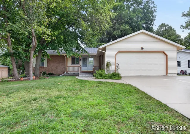 Photo 4 of Single family home for sale at 2217 Highlander Dr, Grand Rapids, MI 49508 | MLS# 70556725 | Listing updated on 2026-09-14