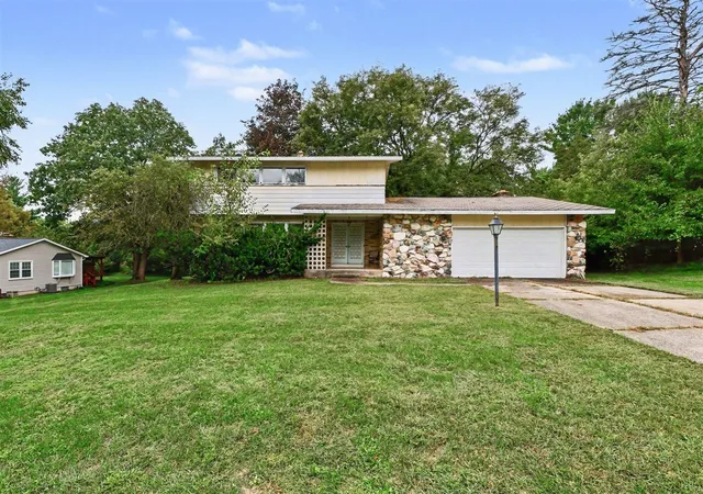 Photo 1 of Sale Pending at 3423 Winterberry Ct, Grand Rapids, MI 49546 | MLS# 70559150 | Listing updated on 2026-09-21