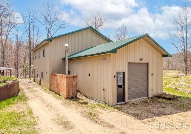Photo 2 of Single family home for sale at W9565 Pike Plains Rd, Dunbar, WI 54119 | MLS# 50207278 | Listing updated on 2026-09-08