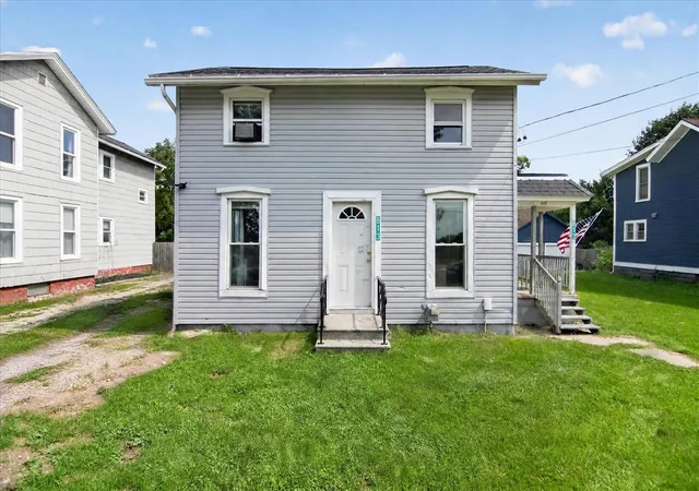 Photo 2 of Single family home for sale at 813 Backus St, Jackson, MI 49202 | MLS# 70555705 | Listing updated on 2026-09-04