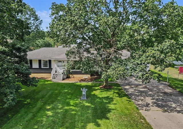 Photo 3 of Single family home for sale at 2429 Linda Ave, Grand Rapids, MI 49546 | MLS# 70557565 | Listing updated on 2026-09-18