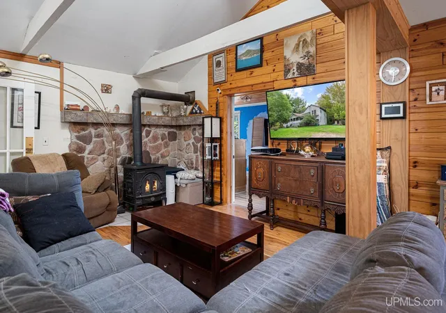 Photo 3 of Single family home for sale at 110 Basal Rd, Marquette, MI 49855 | MLS# 50221357 | Listing updated on 2026-09-18
