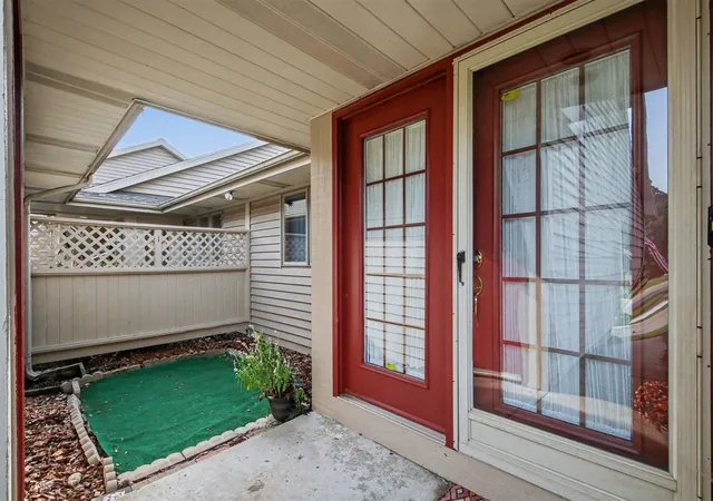 Photo 3 of Condo for sale at 2748 Mulford Dr, Grand Rapids, MI 49546 | MLS# 70557423 | Listing updated on 2026-09-16