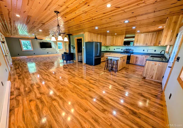 Photo 3 of Single family home for sale at 2428 Fh 16 Hwy, Trout Creek, MI 49967 | MLS# 50223621 | Listing updated on 2026-10-02
