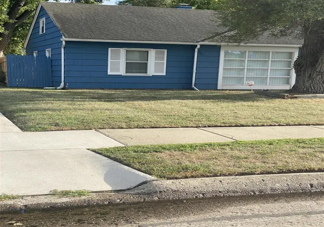 Photo 4 of Single family home for sale at 10641 S Troy St, Oak Park, MI 48237 | MLS# 70555508 | Listing updated on 2026-09-04