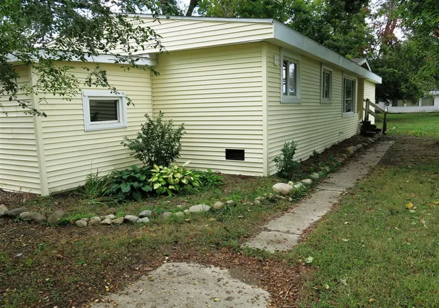 Photo 3 of Single family home for sale at 141 W Union City Rd, Union City, MI 49094 | MLS# 70496061 | Listing updated on 2026-09-10