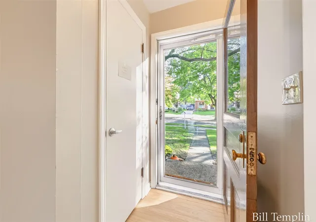Photo 3 of Single family home for sale at 2543 Richards Dr, Grand Rapids, MI 49506 | MLS# 70563323 | Listing updated on 2026-10-16