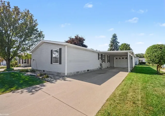 Photo 2 of Sale Pending at 4333 24th Avenue, Fort Gratiot, MI 48059 | MLS# 50224301 | Listing updated on 2026-10-22