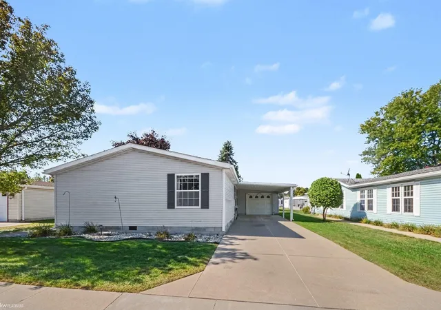 Photo 3 of Sale Pending at 4333 24th Avenue, Fort Gratiot, MI 48059 | MLS# 50224301 | Listing updated on 2026-10-22