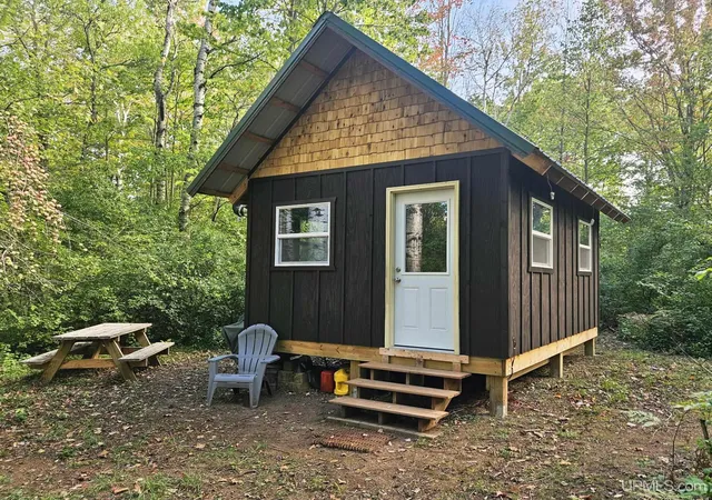 Photo 2 of Sale Pending at N10840 Vanderhagen Rd, Ironwood, MI 49938 | MLS# 50222888 | Listing updated on 2026-10-06