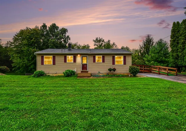 Photo 2 of Sale Pending at 893 Maplehill Ave, Ada, MI 49301 | MLS# 70557977 | Listing updated on 2026-09-18