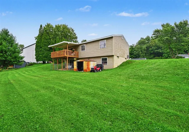 Photo 3 of Sale Pending at 893 Maplehill Ave, Ada, MI 49301 | MLS# 70557977 | Listing updated on 2026-09-18