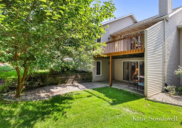 Listing Photo 4 - Condo for sale in building located at 2116 Shetland Dr, Grand Rapids, MI 49505
