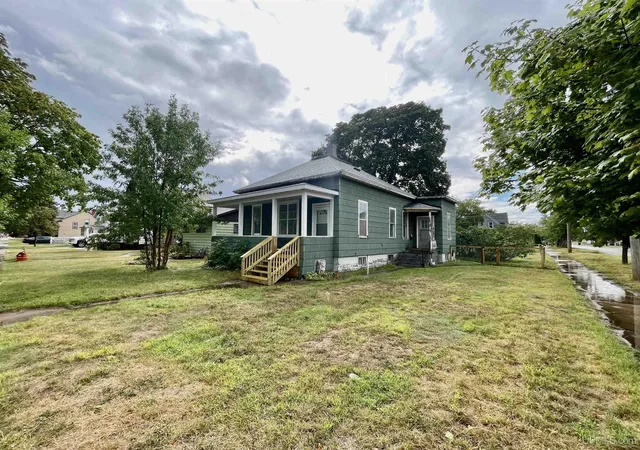 Photo 1 of Sale Pending at 225 N 13th Street, Escanaba, MI 49829 | MLS# 50223025 | Listing updated on 2026-10-20