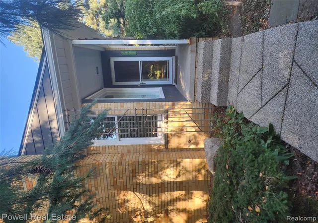 Photo 2 of Single family home for sale at 1431 Marywood Dr, Royal Oak, MI 48067 4325 | MLS# 61023742 | Listing updated on 2026-09-10