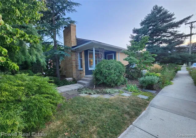 Photo 3 of Single family home for sale at 1431 Marywood Dr, Royal Oak, MI 48067 4325 | MLS# 61023742 | Listing updated on 2026-09-10