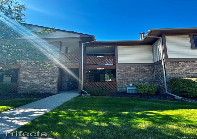 Photo 1 of Condo for sale at 16404 Clarkson Dr, Fraser, MI 48026 | MLS# 61034508 | Listing updated on 2026-09-30