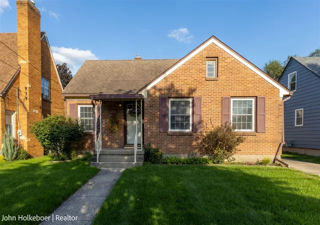 Photo 2 of Sale Pending at 2226 College Ave, Grand Rapids, MI 49507 | MLS# 70556922 | Listing updated on 2026-09-14
