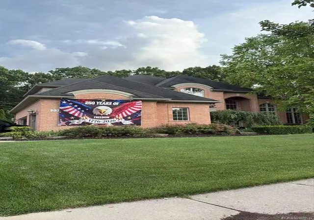 Photo 1 of Single family home for sale at 2352 Ivy Hl Dr, Commerce Township, MI 48382 | MLS# 61025912 | Listing updated on 2026-09-10