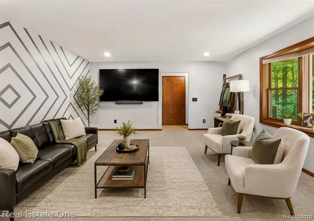 Photo 3 of Single family home for sale at 6218 Sturgeon Creek Pkwy, Midland, MI 48640 2276 | MLS# 61023718 | Listing updated on 2026-09-17