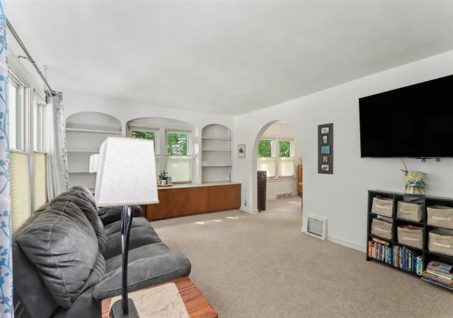 Photo 3 of Sale Pending at 4251 E Kirby Rd, Battle Creek, MI 49017 | MLS# 70555410 | Listing updated on 2026-09-06