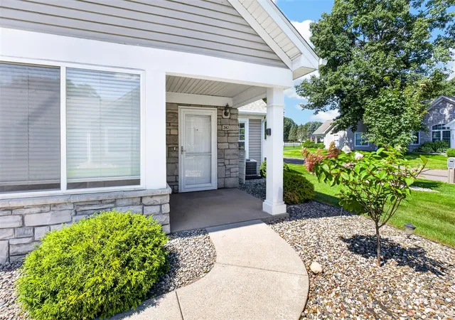 Photo 2 of Sale Pending at 282 Ashton Lake Dr, Battle Creek, MI 49015 | MLS# 70555647 | Listing updated on 2026-09-11
