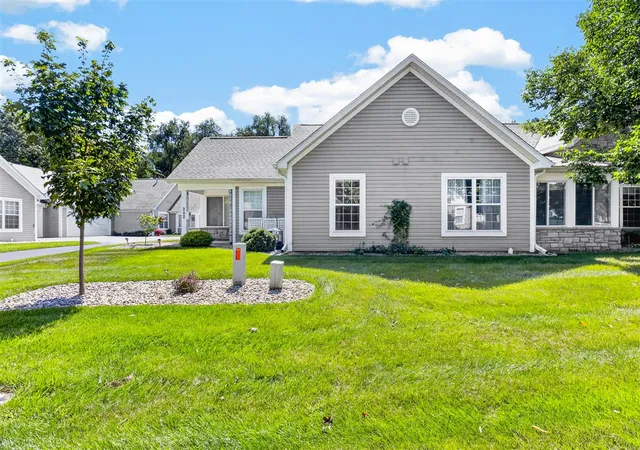 Photo 3 of Sale Pending at 282 Ashton Lake Dr, Battle Creek, MI 49015 | MLS# 70555647 | Listing updated on 2026-09-11