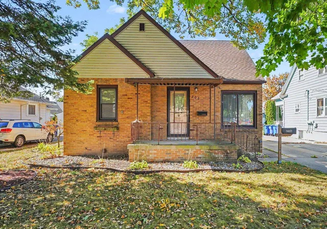 Photo 1 of Single family home for sale at 206 S Mountain St, Bay City, MI 48706 | MLS# 50223413 | Listing updated on 2026-10-15