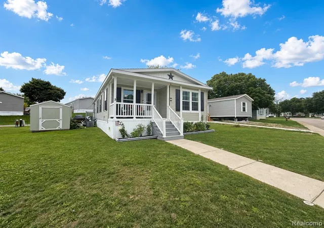 Photo 1 of Manufactured home for sale at 3 Parakeet Hl Dr, Lake Orion, MI 48359 | MLS# 61035383 | Listing updated on 2026-10-06